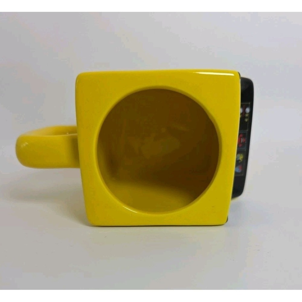 Pac-Man Arcade Game Themed Ceramic Coffee Mug - Picture 7 of 7